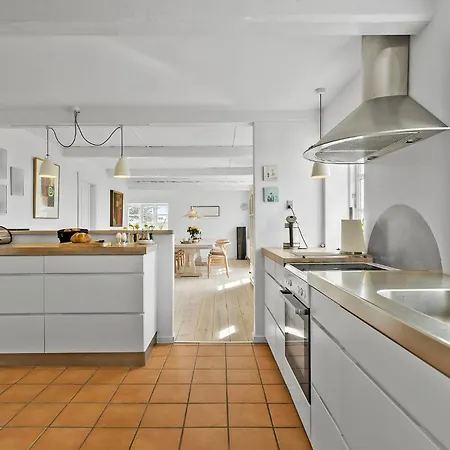 5 Bedroom Gorgeous In Holiday home